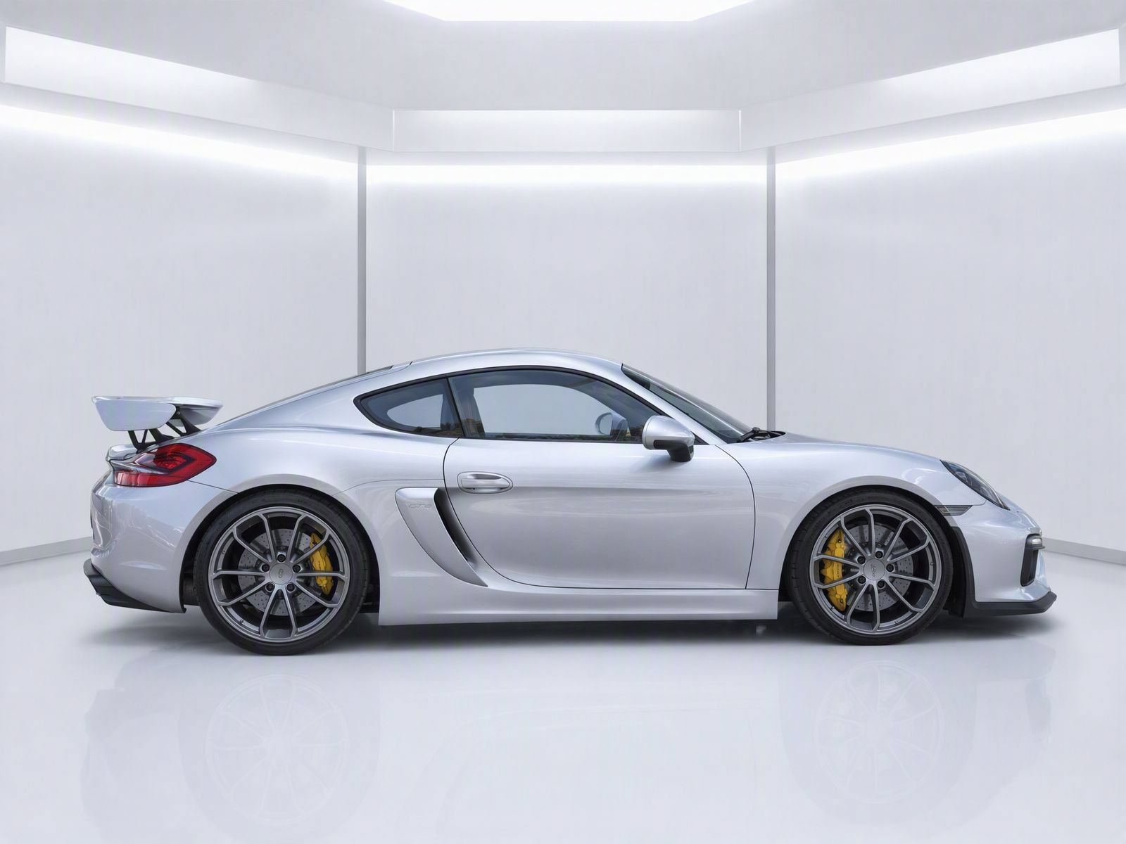 Used 2016 Porsche Cayman GT4 RWD image 3