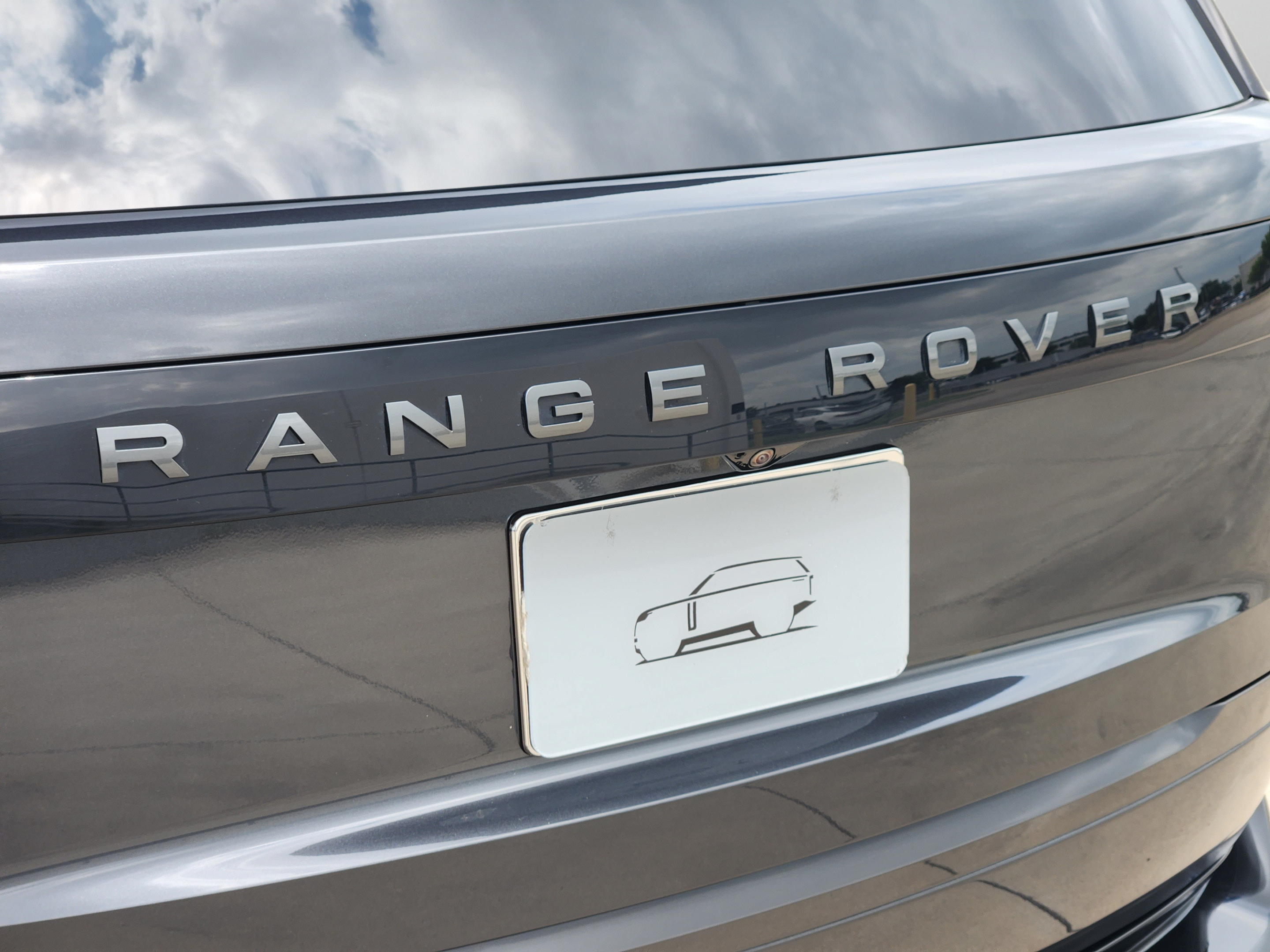 Certified 2025 Land Rover Range Rover SE AWD/4WD image 35