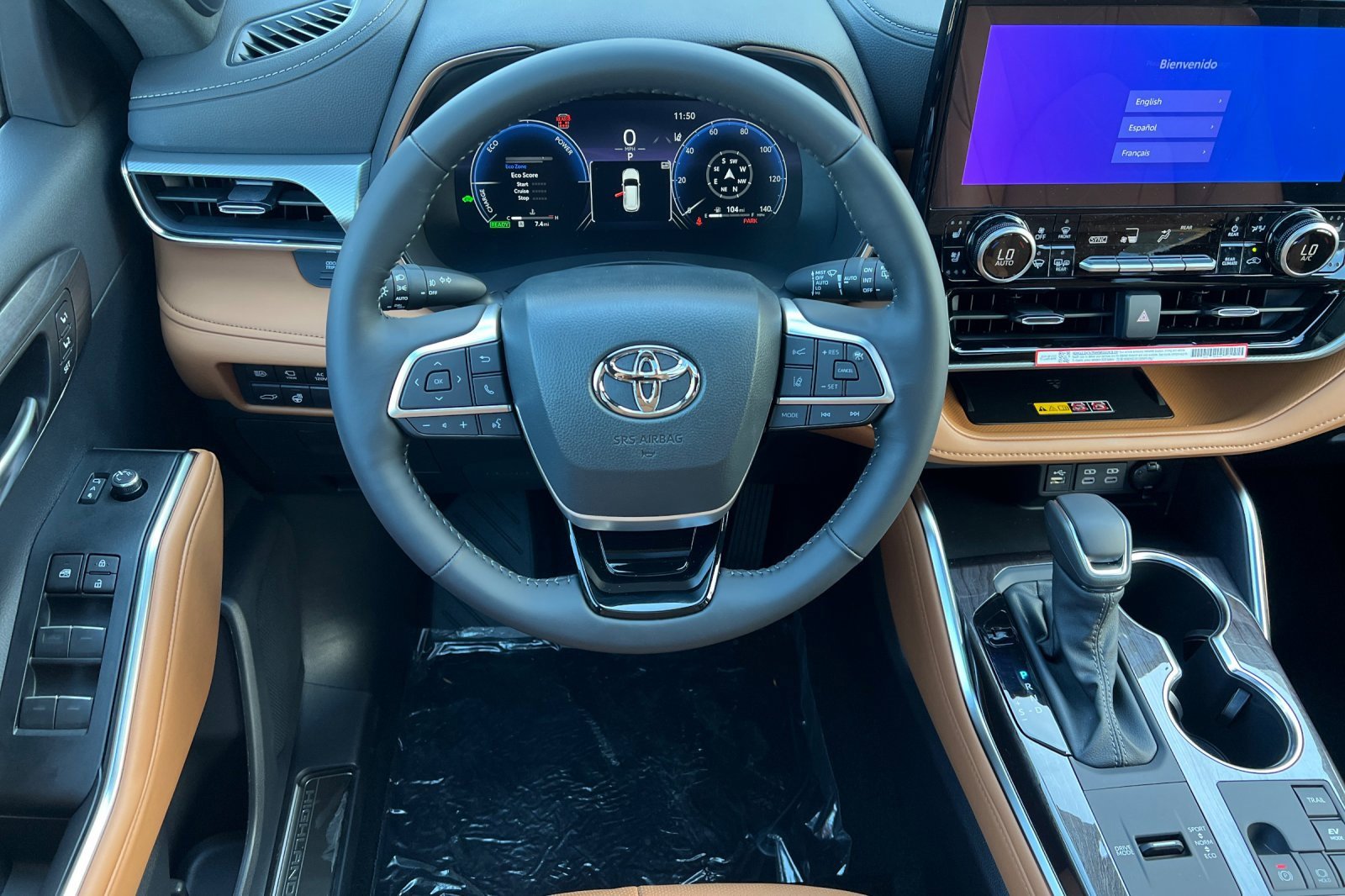 New 2025 Toyota Highlander Platinum image 15