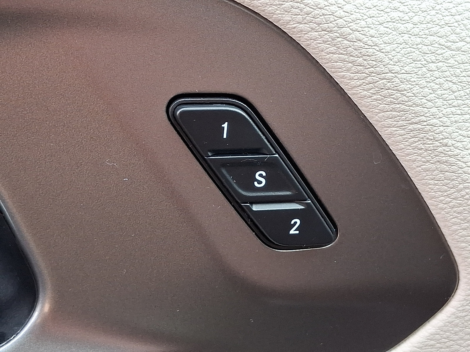 Used 2023 Chrysler Pacifica Touring-L AWD/4WD image 24