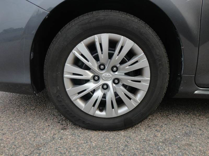 Used 2013 Toyota Camry LE image 12