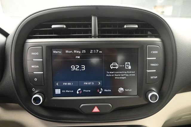 Used 2025 Kia Soul LX FWD image 11