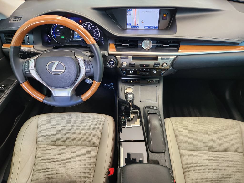 Used 2013 Lexus ES 300h w/ Luxury Pkg FWD image 28