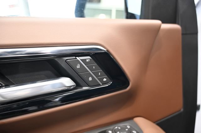 New 2026 Chevrolet Suburban High Country AWD/4WD image 32