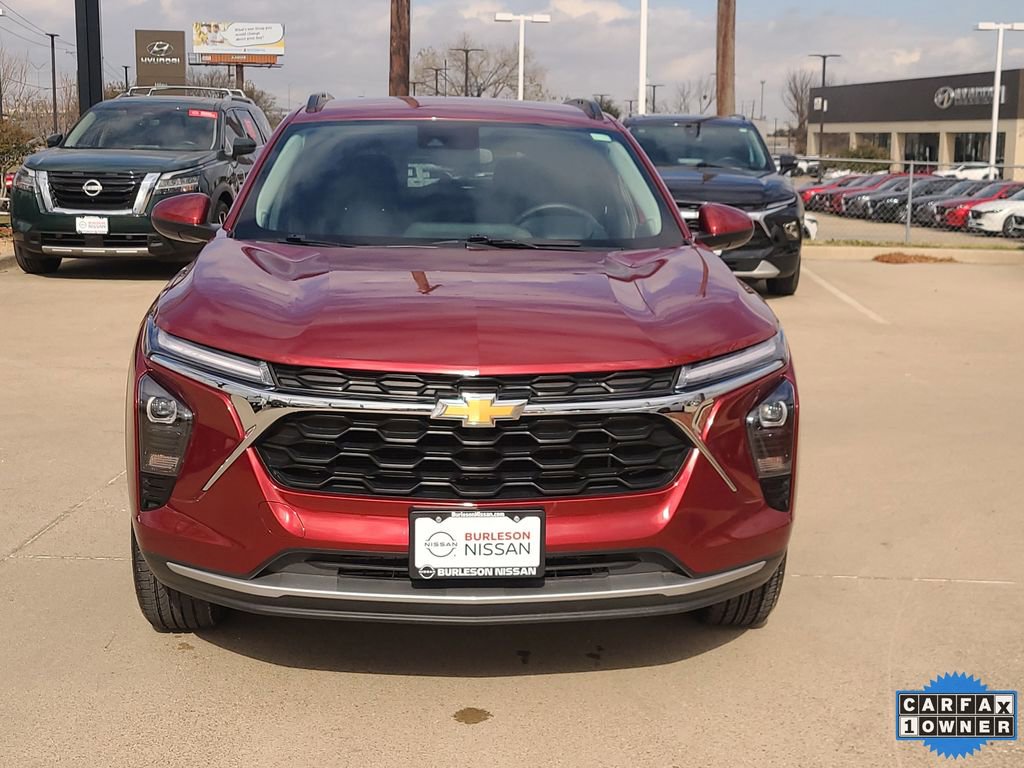 Used 2025 Chevrolet Trax LT w/ LT Convenience Package image 5