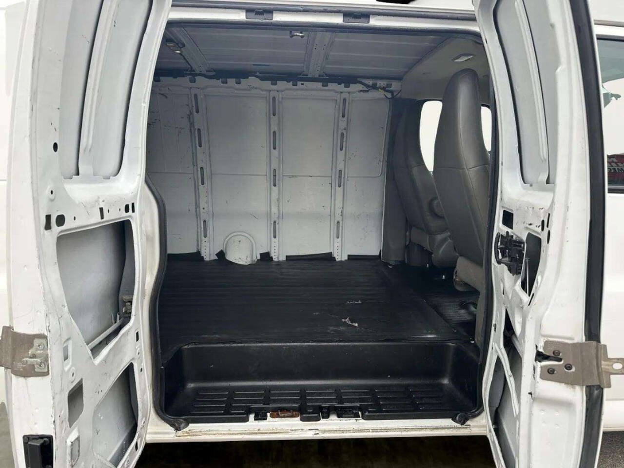 Used 2020 Chevrolet Express 2500 Extended w/ Driver Convenience Package RWD image 13