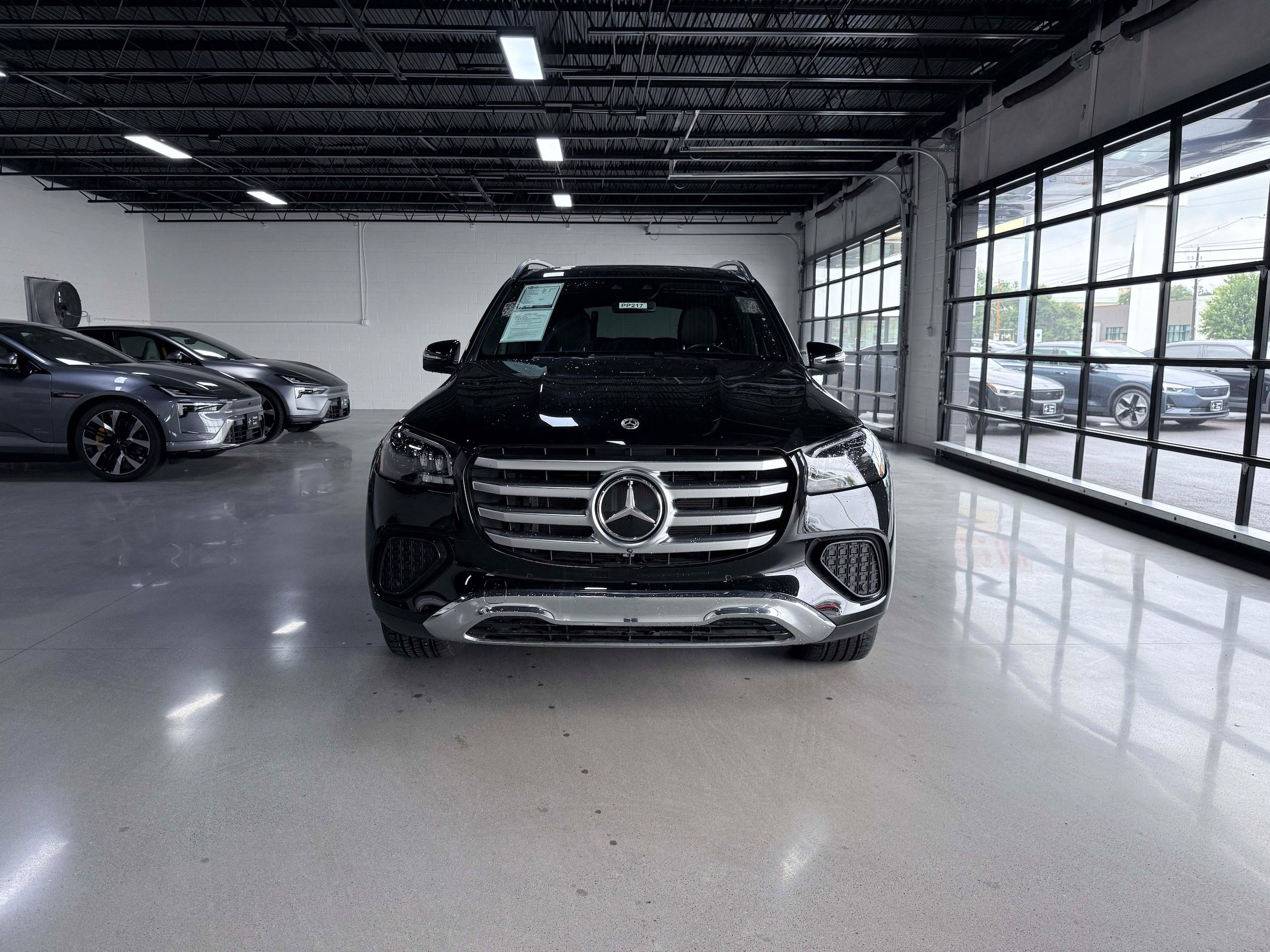 Used 2025 Mercedes-Benz GLS 450 4MATIC image 8