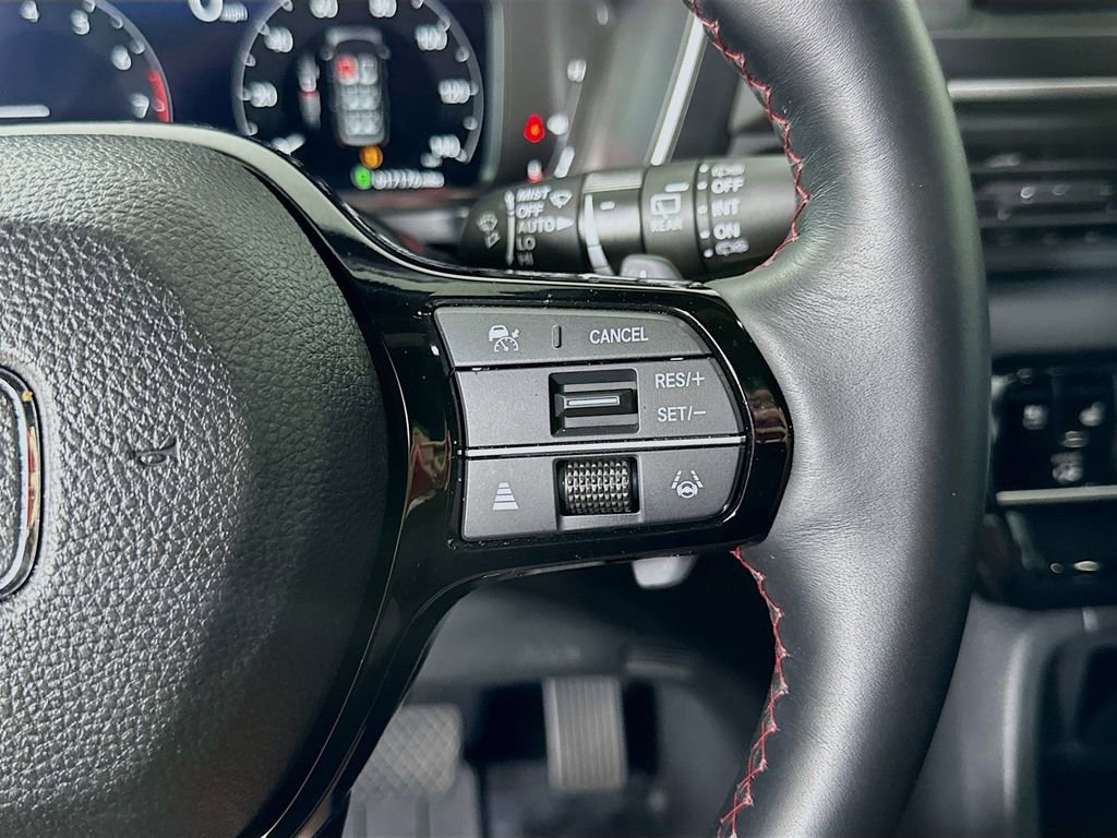 Used 2025 Honda Pilot Black Edition image 25