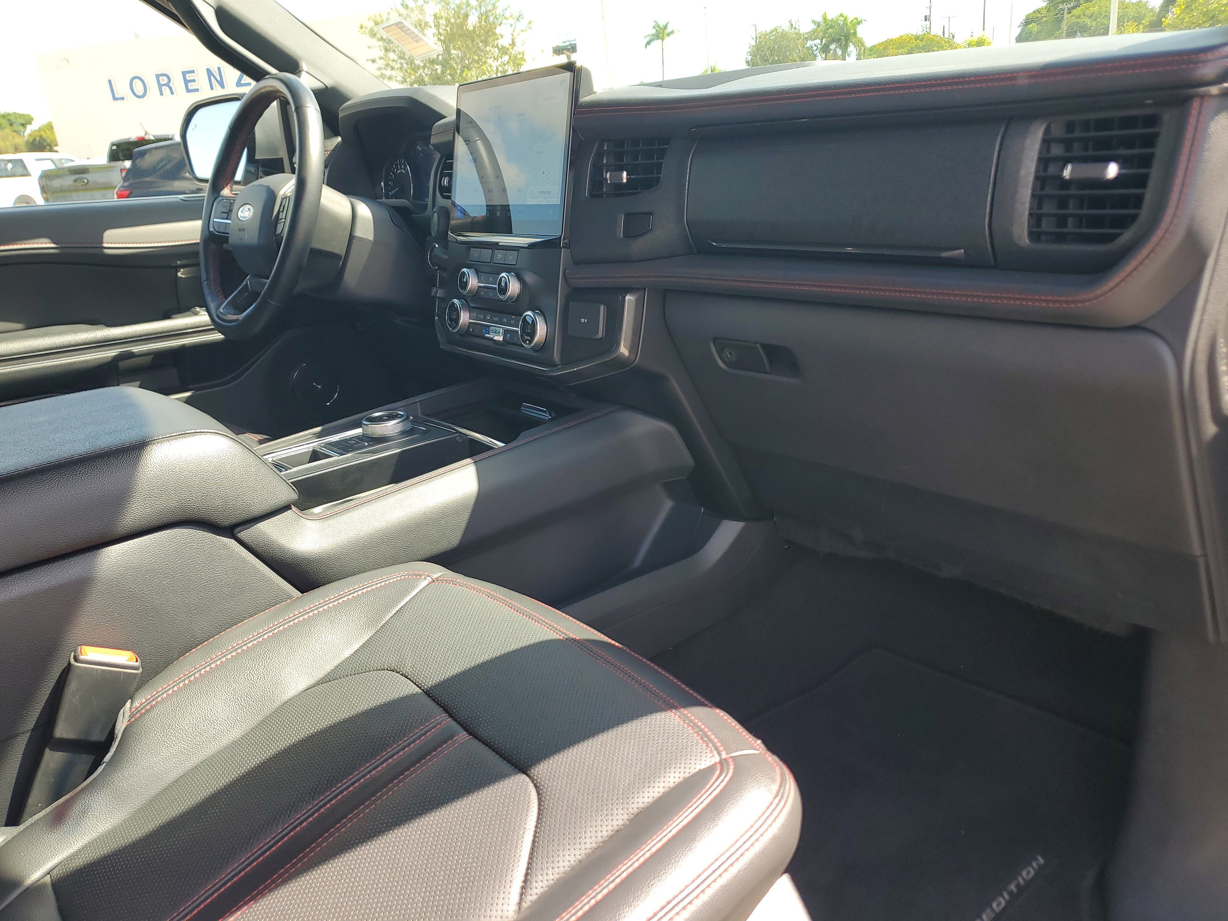 Used 2023 Ford Expedition Limited image 21