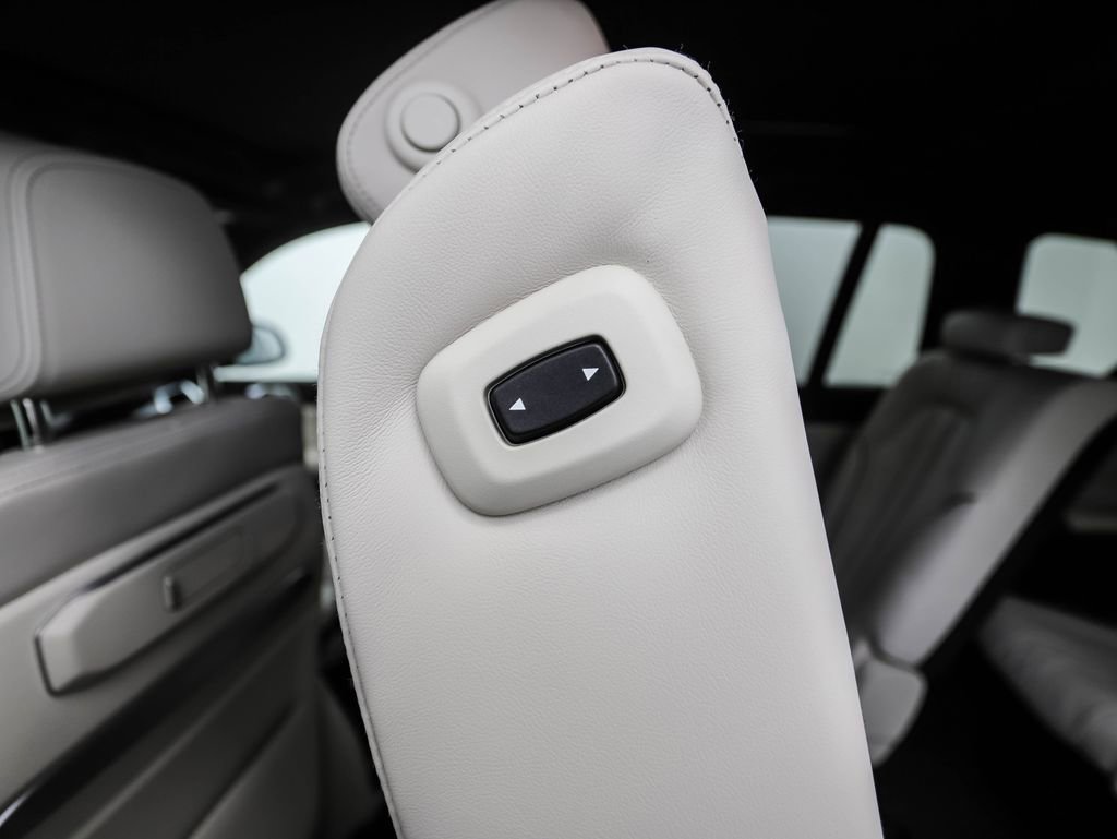 Used 2026 BMW X7 xDrive40i w/ M Sport Package image 22