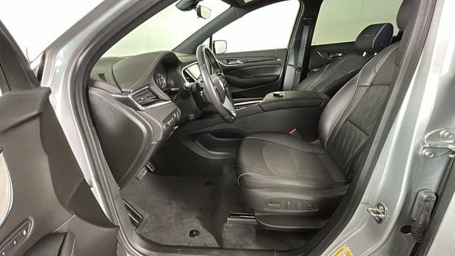 Used 2022 Buick Enclave Avenir w/ Avenir Technology Package AWD/4WD image 11