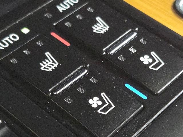 Certified 2022 Lexus RX 450h AWD w/ Premium Package image 36