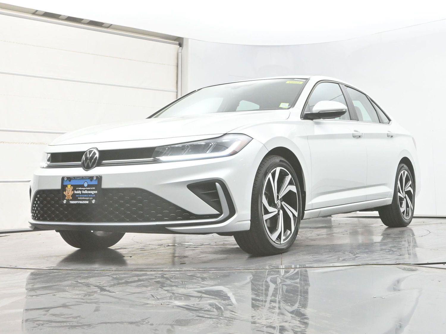 Certified 2026 Volkswagen Jetta SEL FWD image 25