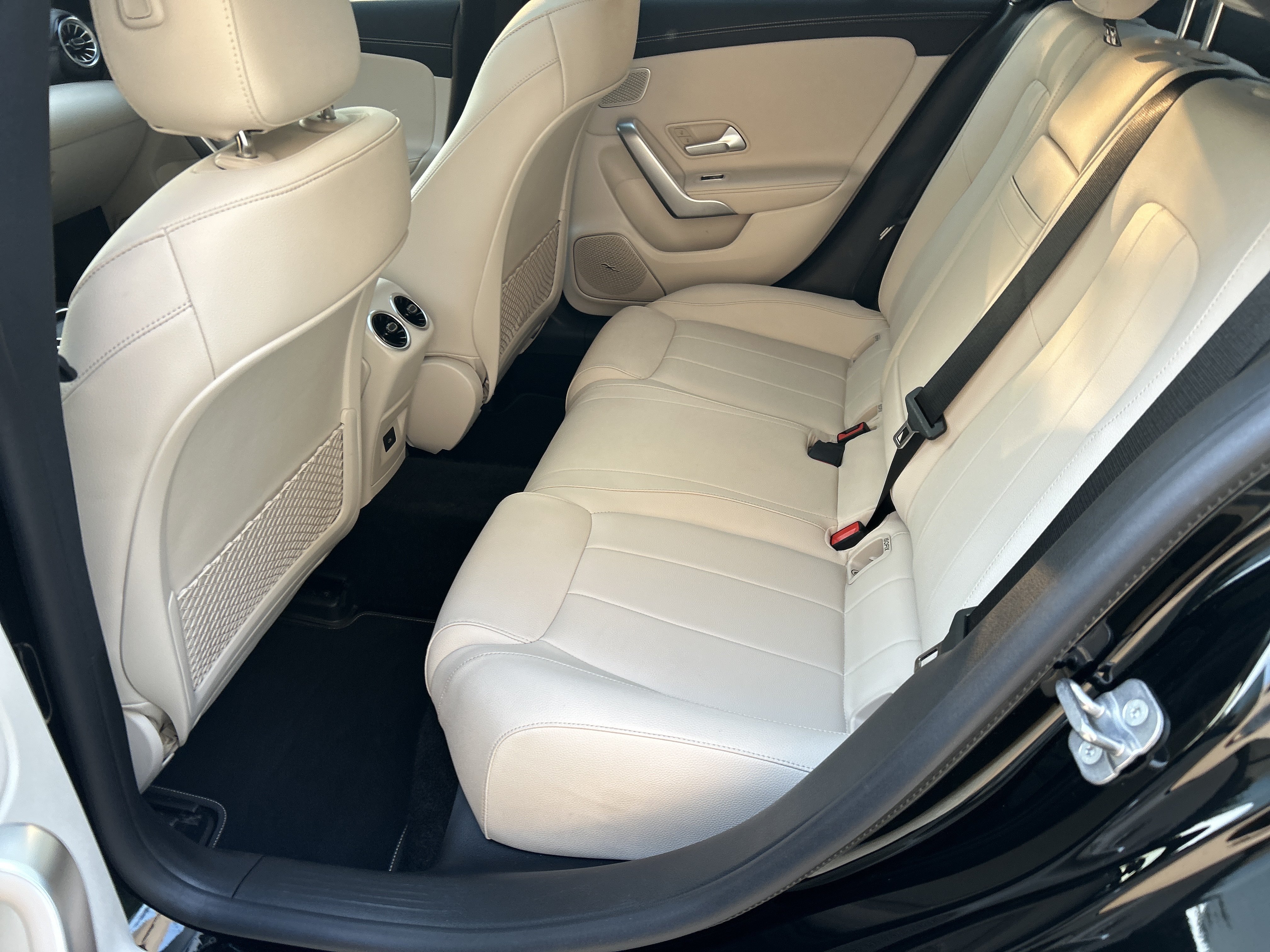 Certified 2024 Mercedes-Benz CLA 250 4MATIC image 37