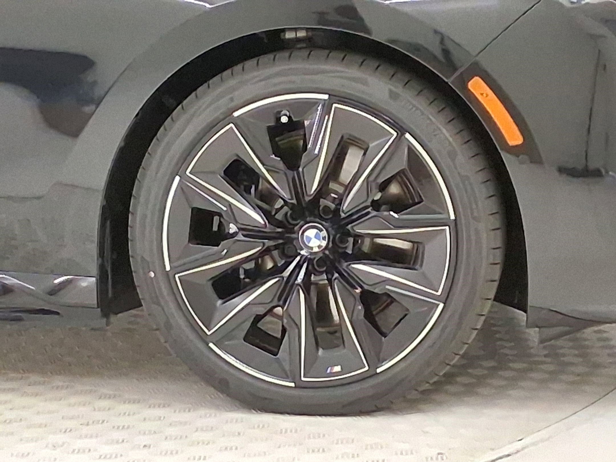 New 2026 BMW 750e xDrive w/ Premium Package AWD/4WD image 10