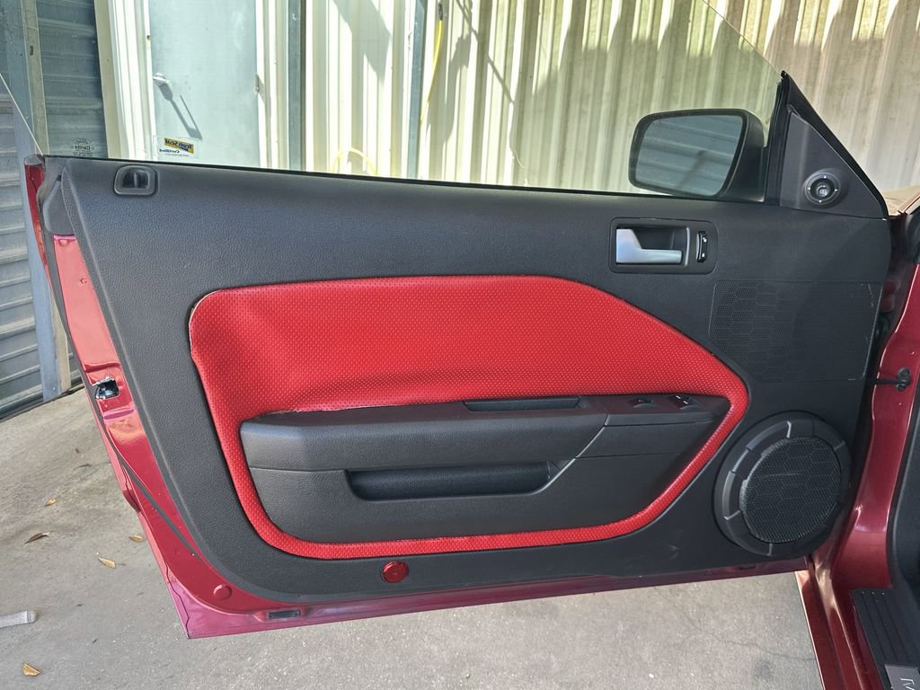 Used 2006 Ford Mustang GT Premium image 10