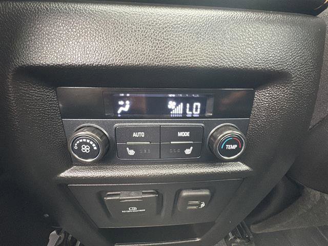 Used 2021 Chevrolet Traverse Premier image 19