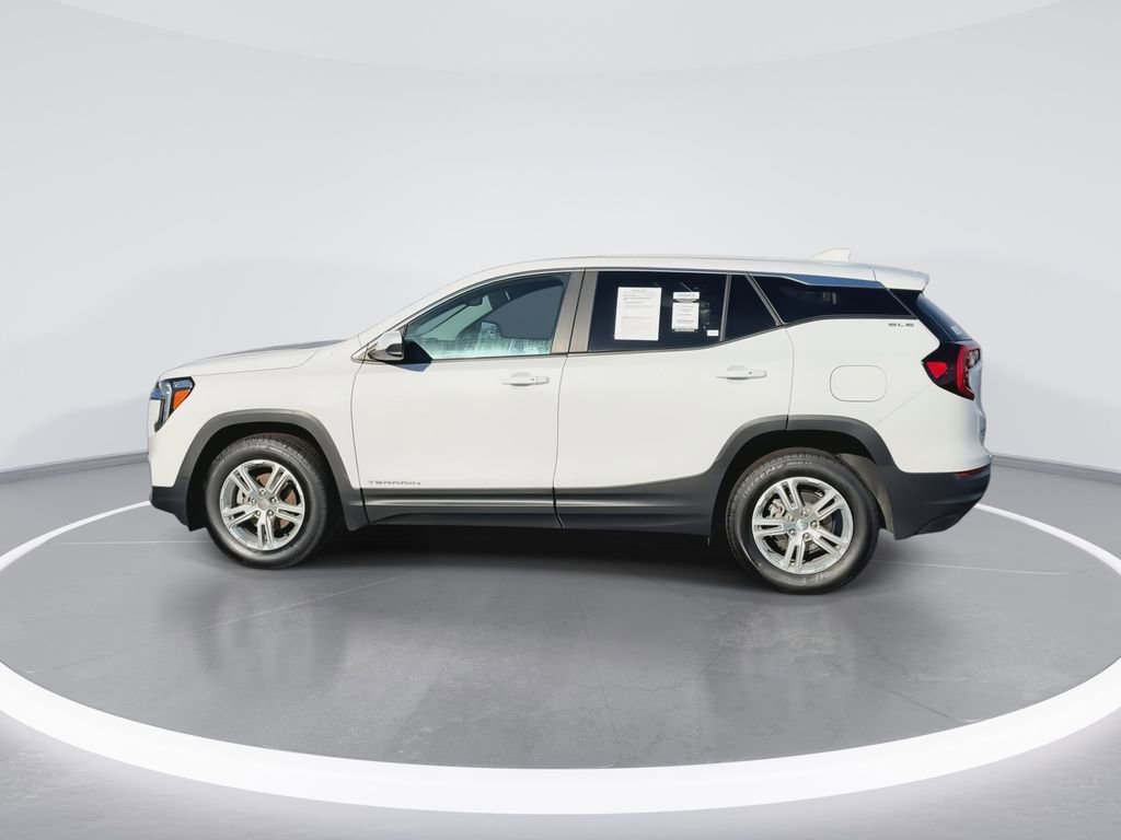 Used 2022 GMC Terrain SLE image 5