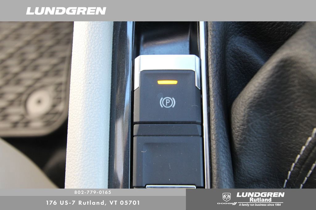 Used 2022 Volkswagen Tiguan SE image 25