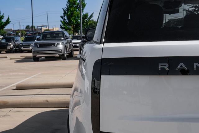 New 2026 Land Rover Range Rover Long Wheelbase SE AWD/4WD image 61