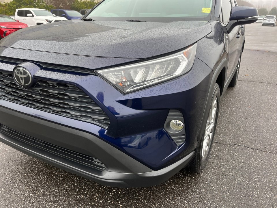 Used 2019 Toyota RAV4 XLE Premium w/ Phone Cable & Charge Package image 27