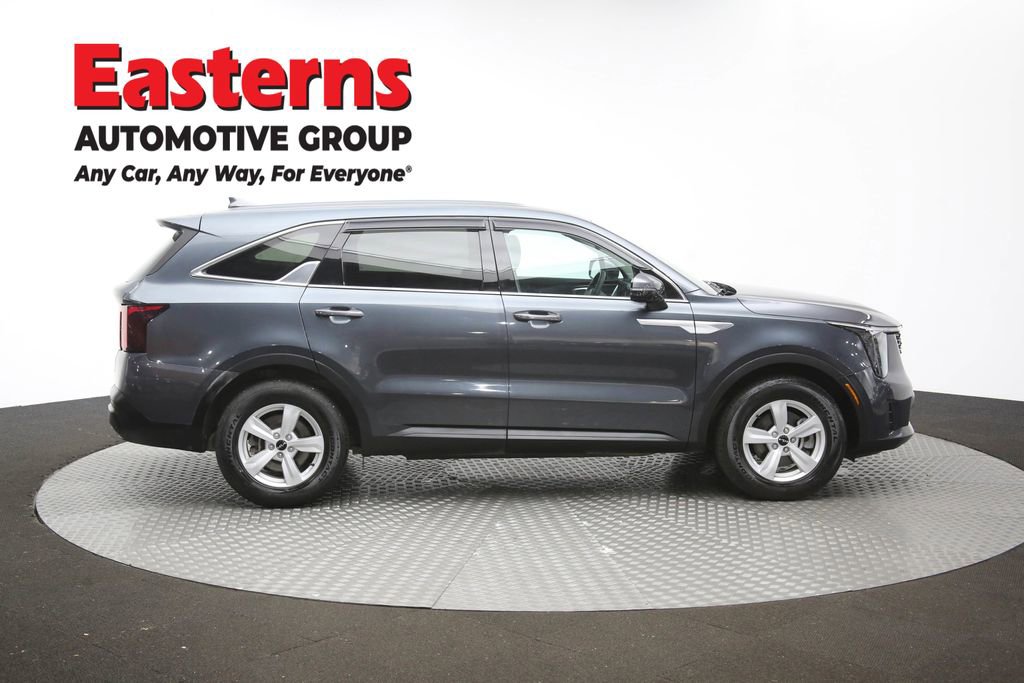 Used 2024 Kia Sorento LX FWD image 45