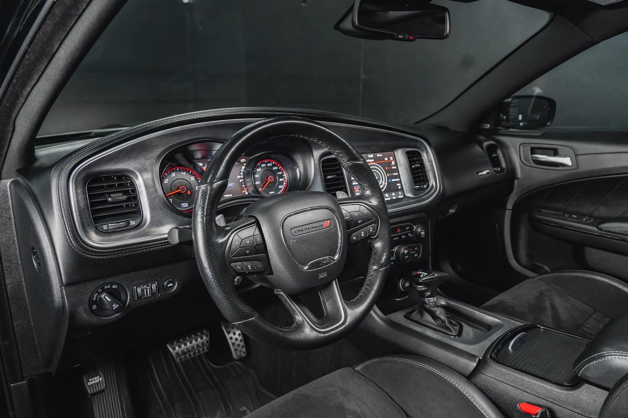 Used 2019 Dodge Charger Scat Pack w/ Daytona Edition Group RWD image 38
