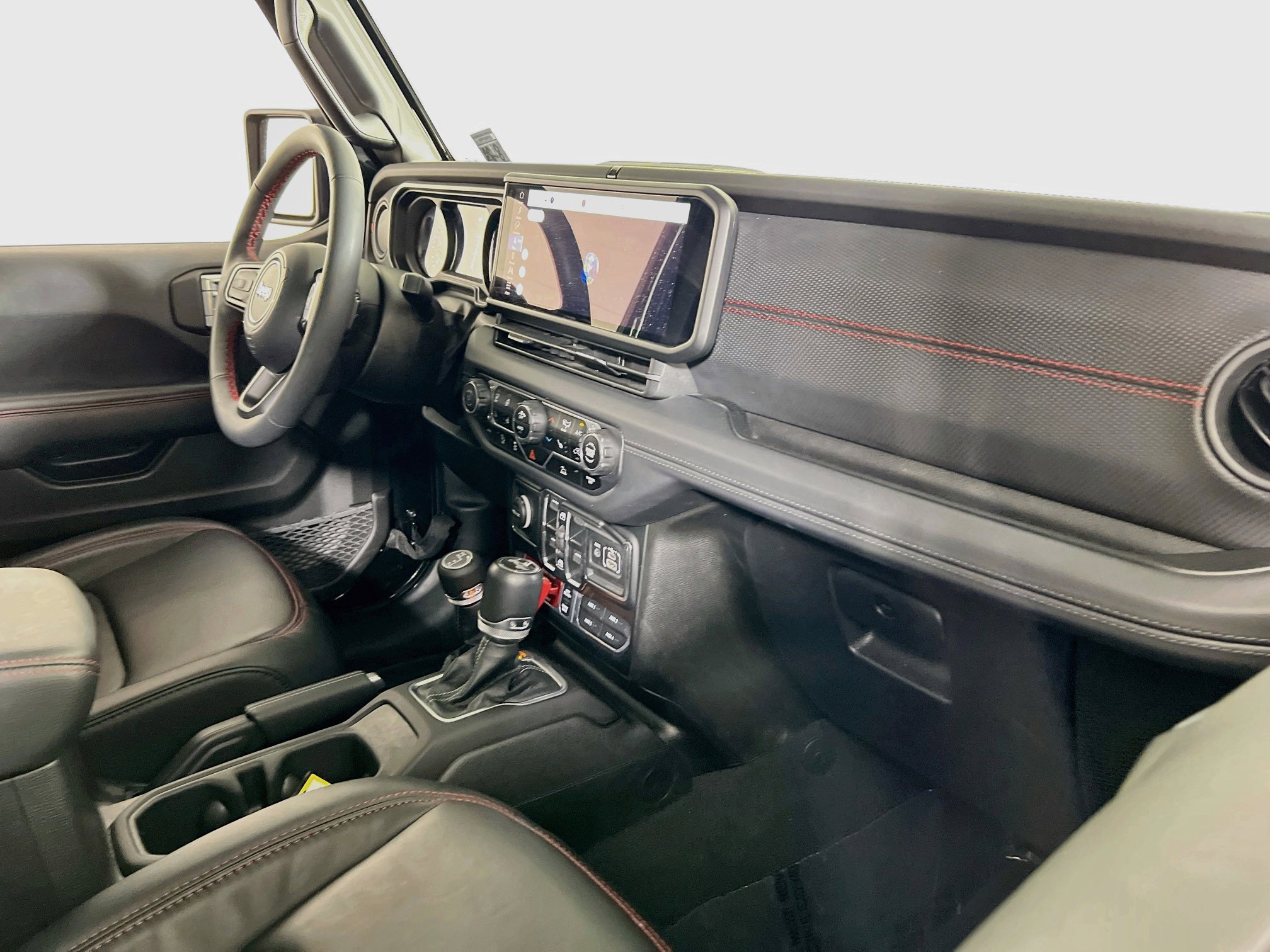 Used 2024 Jeep Wrangler Unlimited Rubicon w/ Dual Top Group AWD/4WD image 28