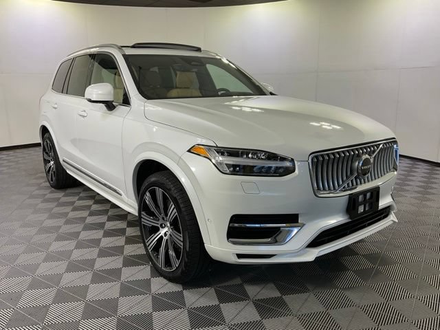 Used 2024 Volvo XC90 T8 Ultimate w/ Protection Package Premier AWD/4WD image 3