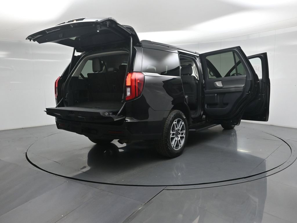 Certified 2025 Ford Expedition Active image 6