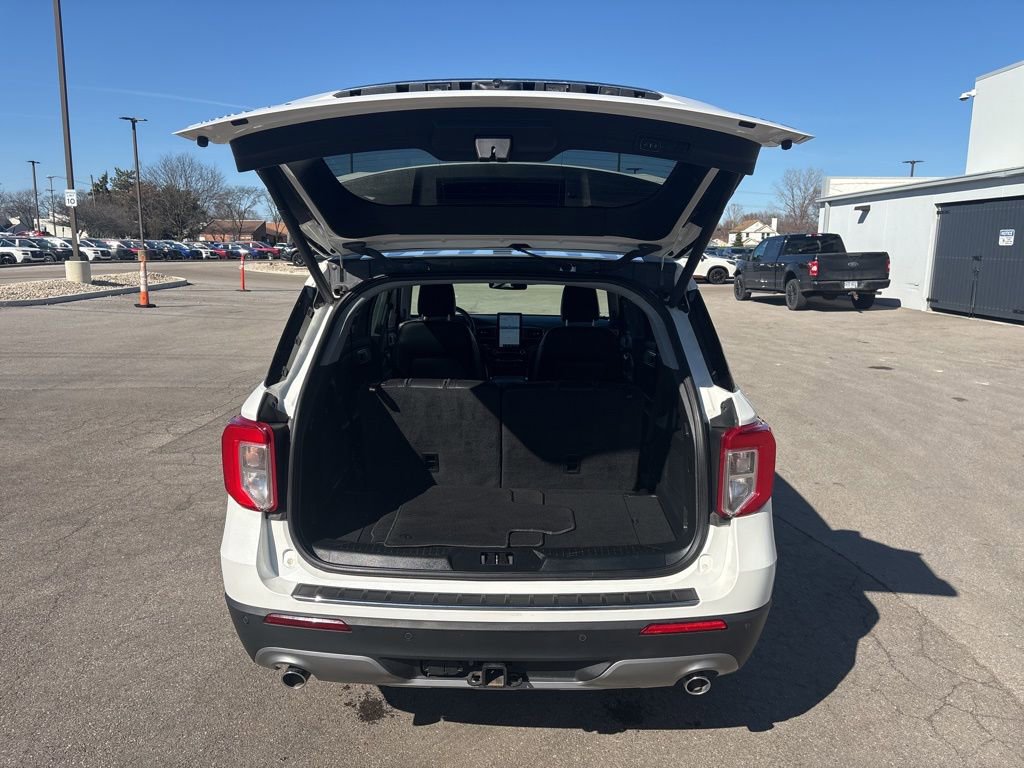 Used 2022 Ford Explorer Limited w/ Limited Technology Package image 7