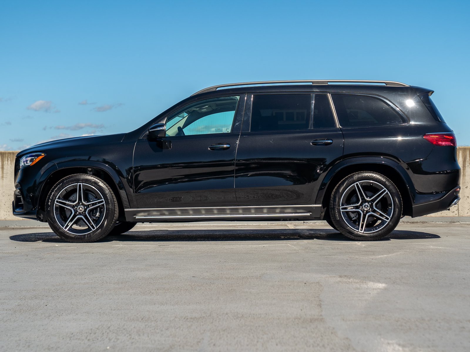 Certified 2024 Mercedes-Benz GLS 450 4MATIC w/ AMG Line Exterior image 3