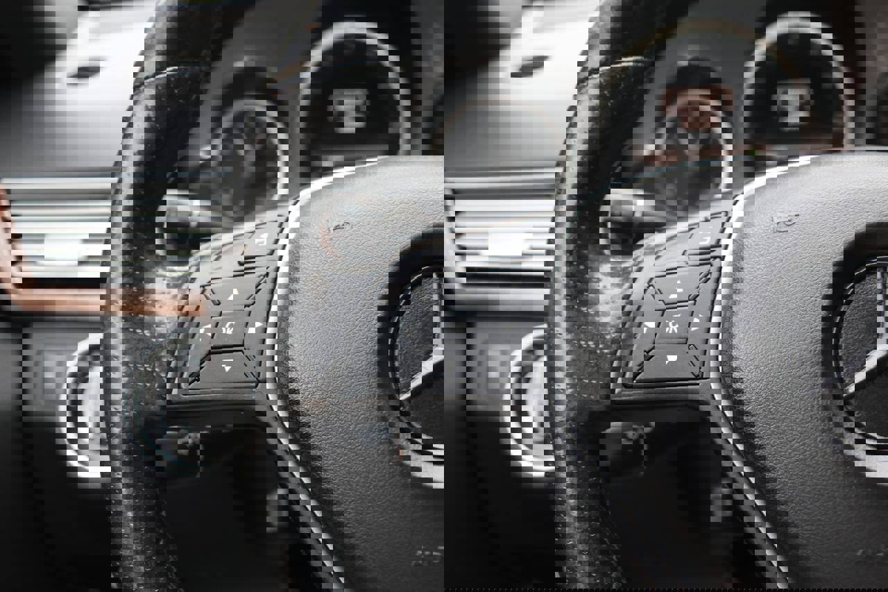 Used 2013 Mercedes-Benz E 350 Sedan image 26