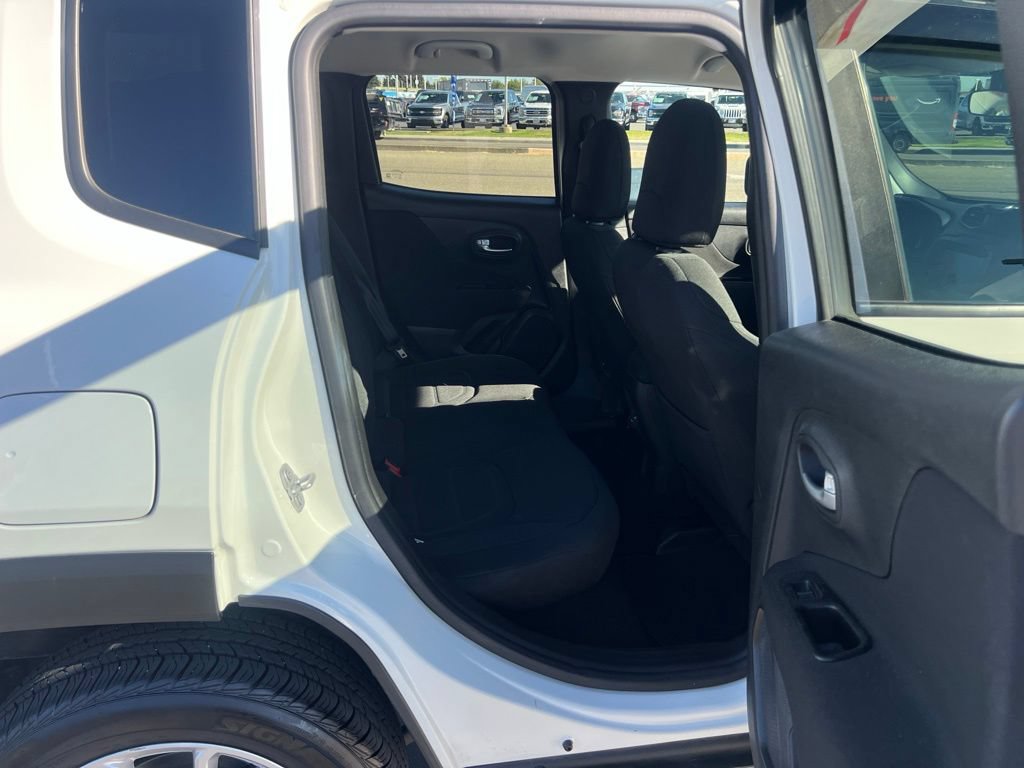 Used 2021 Jeep Renegade Latitude AWD/4WD image 36