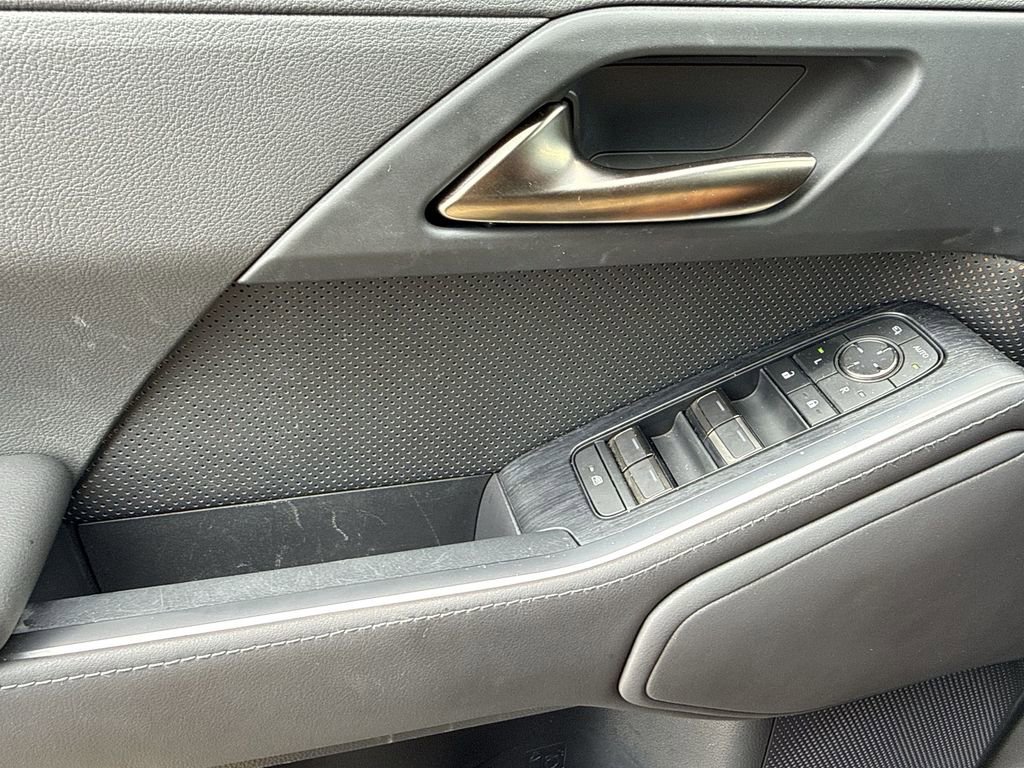 Used 2025 Lexus GX 550 w/ Accessory Package (Z1) image 29