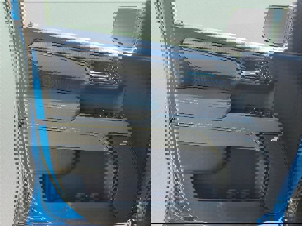 Used 2023 Chevrolet Silverado 1500 ZR2 w/ Technology Package image 12