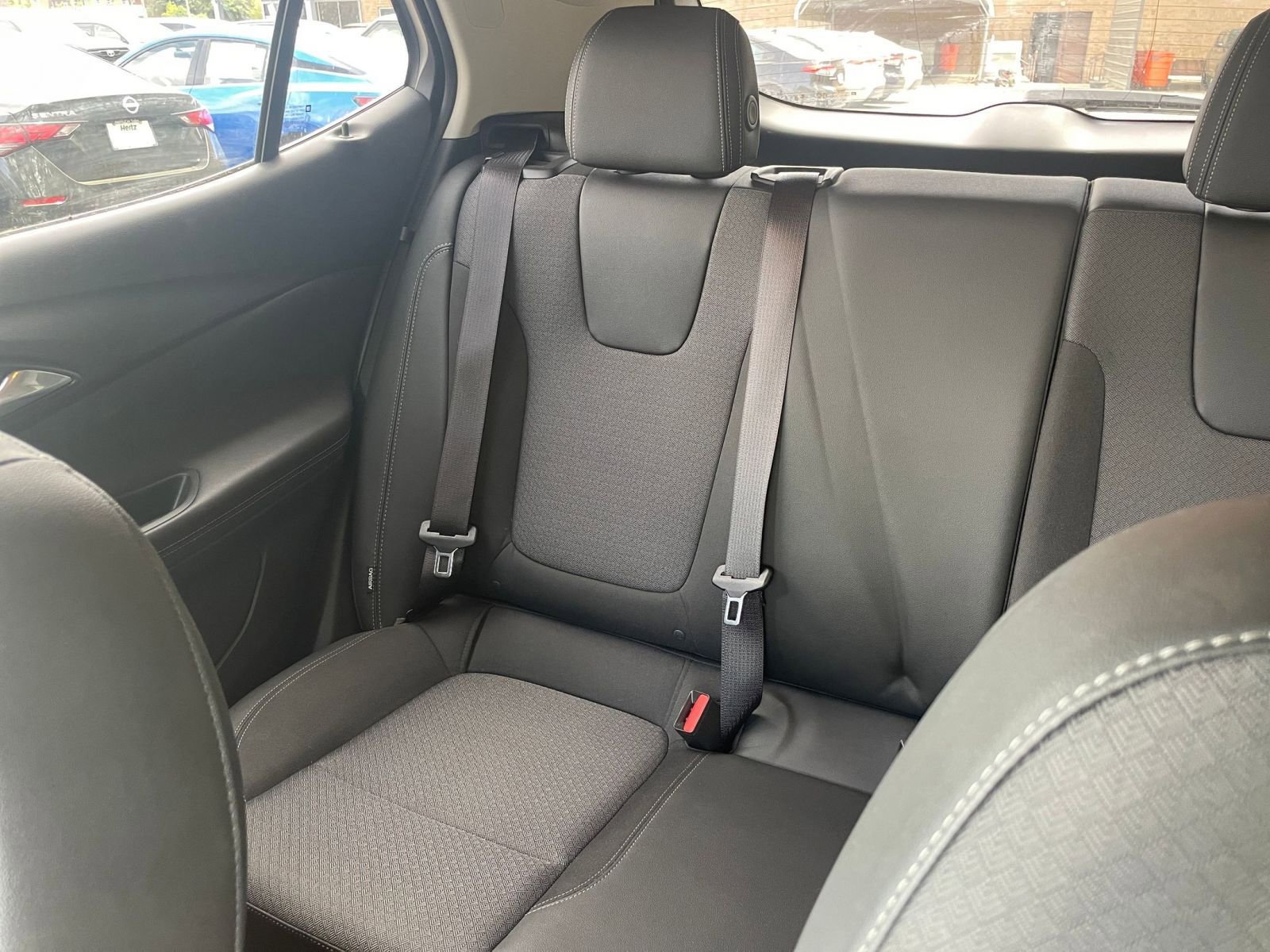 Used 2025 Buick Encore GX Preferred image 38