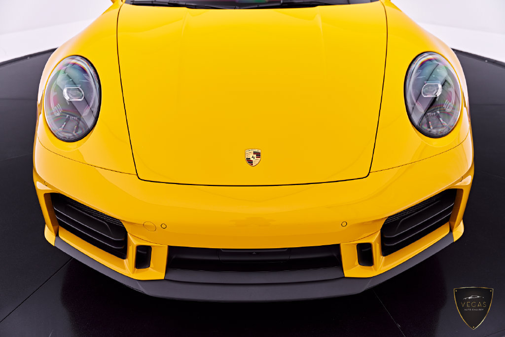 Used 2025 Porsche 911 Carrera RWD image 23