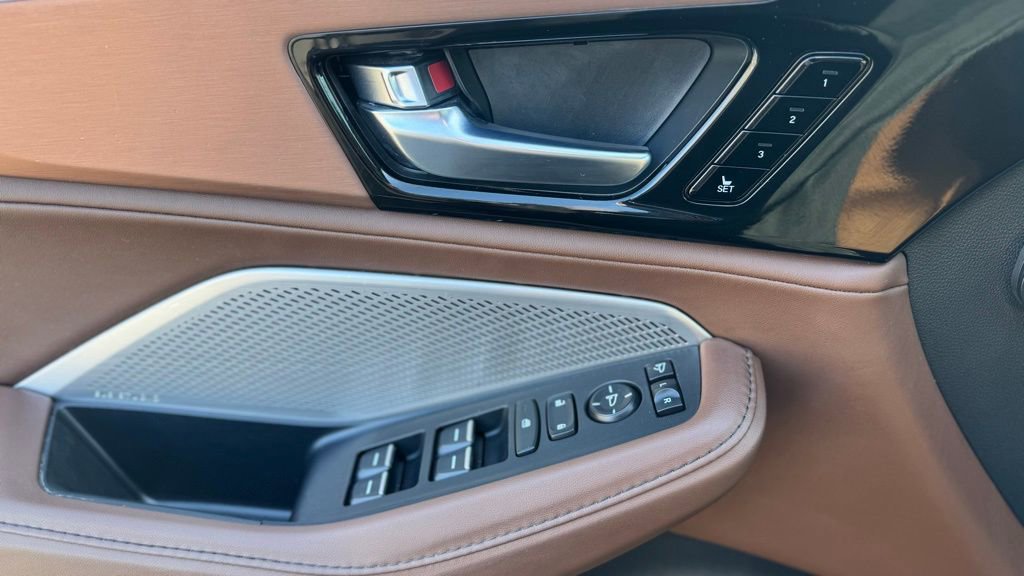 Used 2023 Acura MDX SH-AWD w/ Technology Package image 15