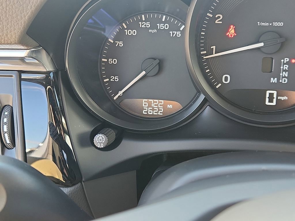 Certified 2025 Porsche Macan image 18