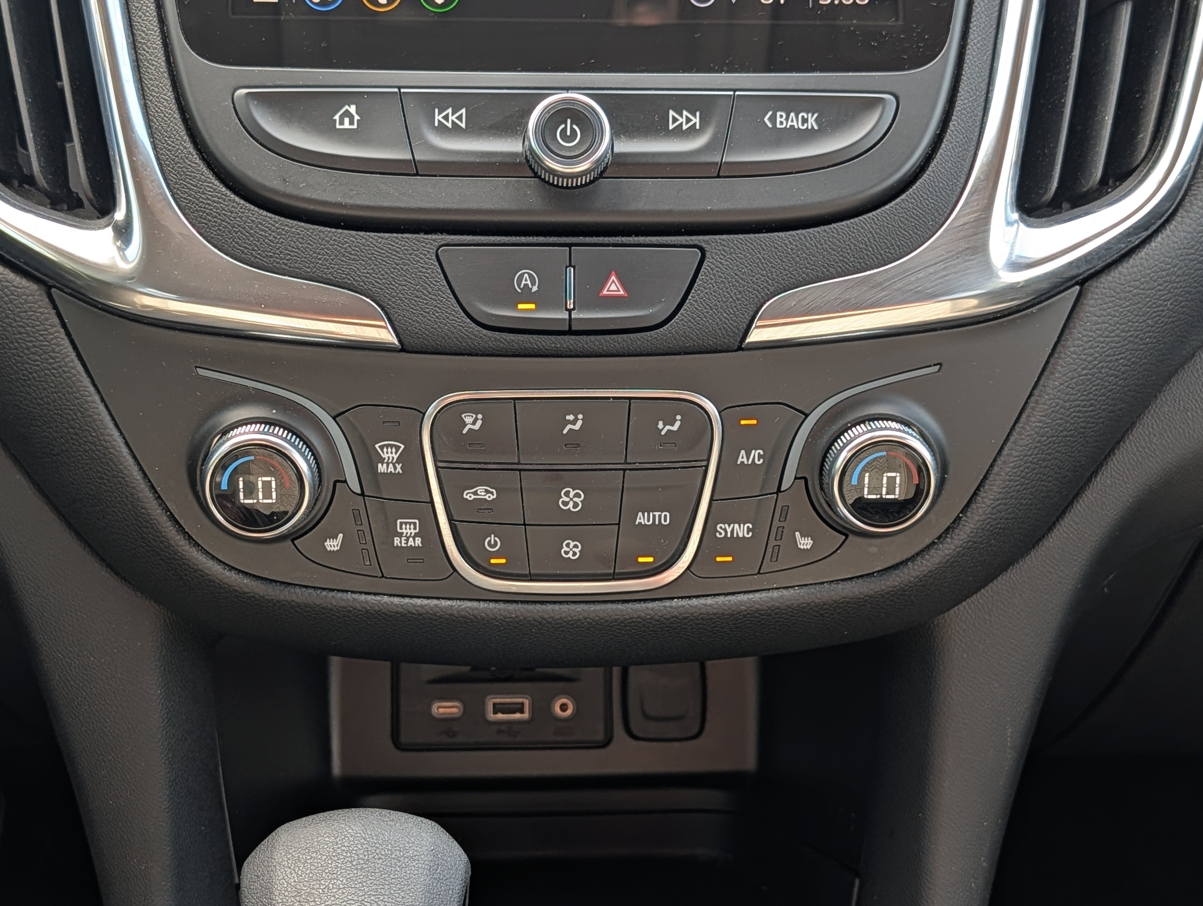 Used 2024 Chevrolet Equinox LT AWD/4WD image 30