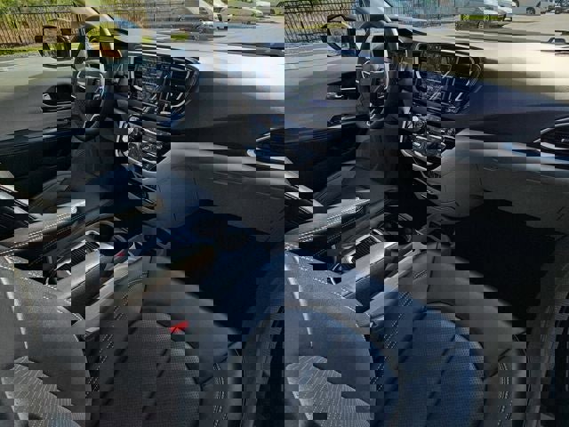 Used 2024 Chrysler Pacifica Touring-L image 11