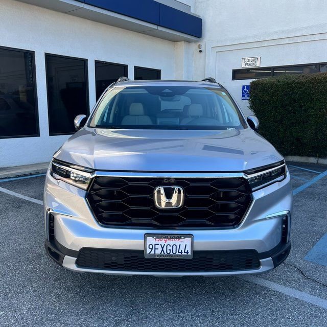 Used 2023 Honda Pilot Elite image 2