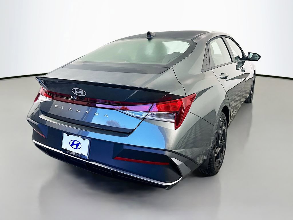 New 2026 Hyundai Elantra Sport image 5