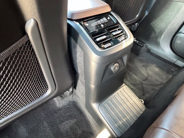 Used 2023 Volvo XC90 T8 Ultimate w/ Lounge Package AWD/4WD image 29