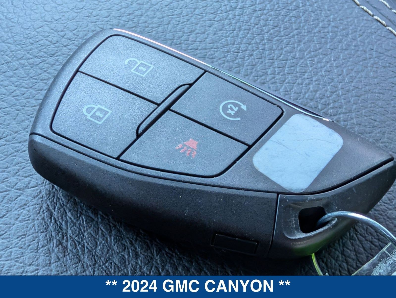 Used 2024 GMC Canyon Denali image 33