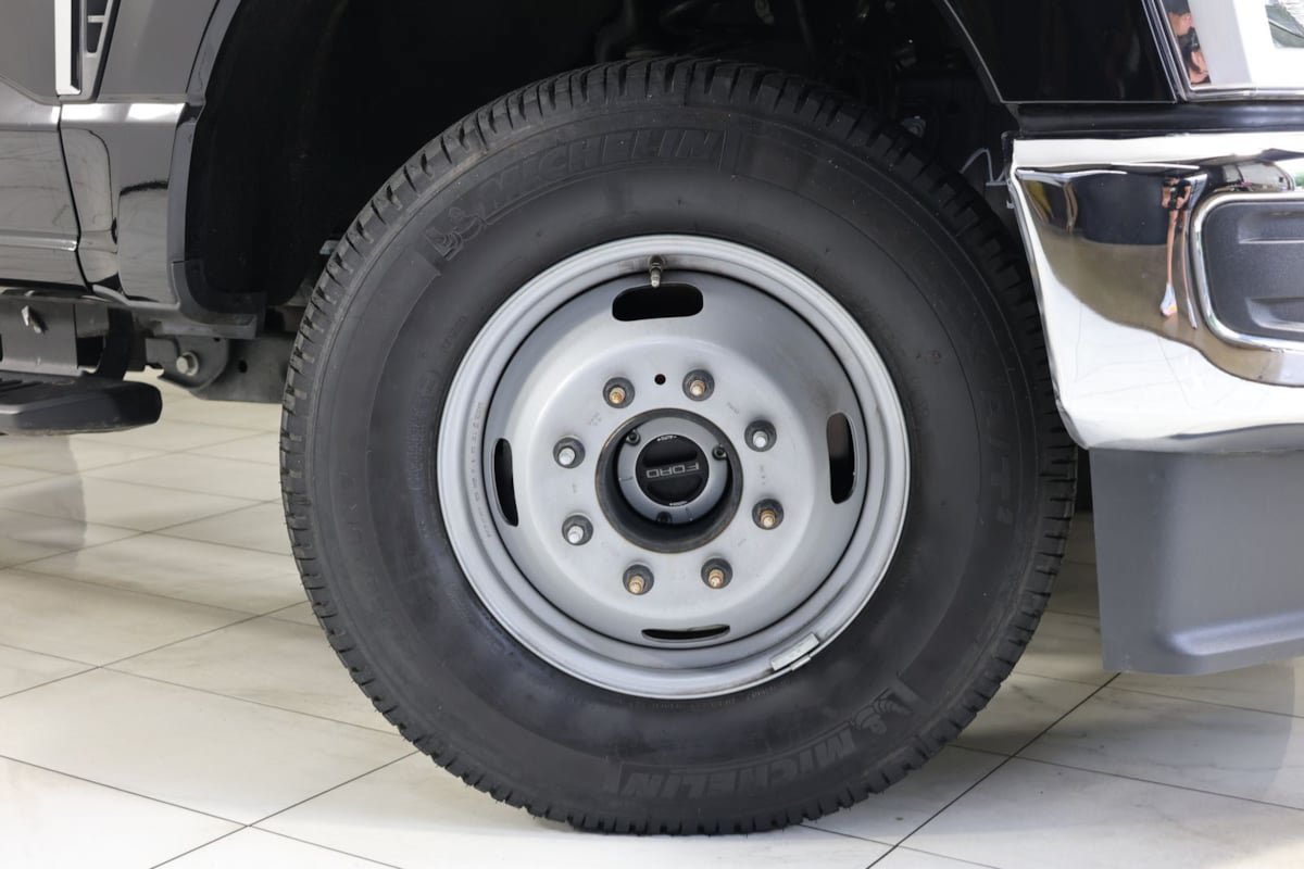 Used 2025 Ford F350 XLT AWD/4WD image 12