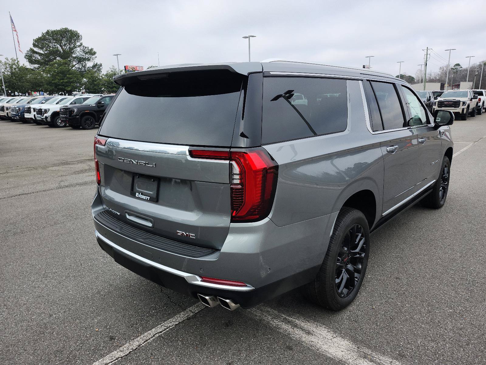 New 2026 GMC Yukon XL Denali w/ Sun & Power Step Package AWD/4WD image 3