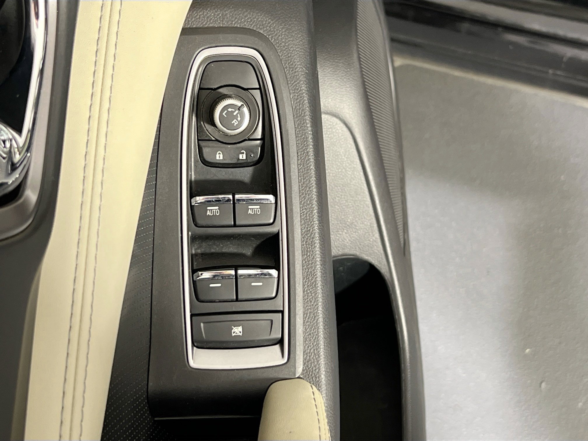 Used 2023 Subaru Ascent Limited image 17