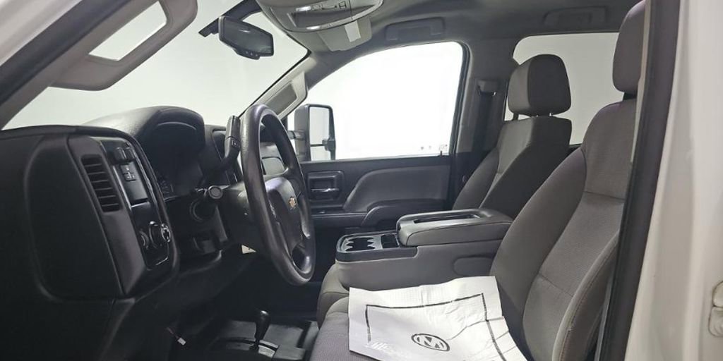 Used 2019 Chevrolet Silverado 2500 W/T image 5